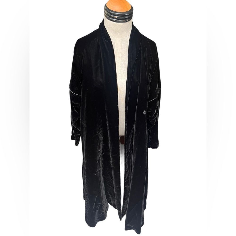 Vintage Arnold Constable black velvet full length evening wrap